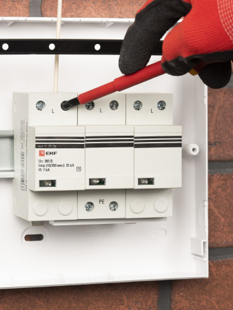 EKF PROxima Устройство защиты от импульсных перенапряжений Тип 1 Iimp 25kA (10/350?s) 3P