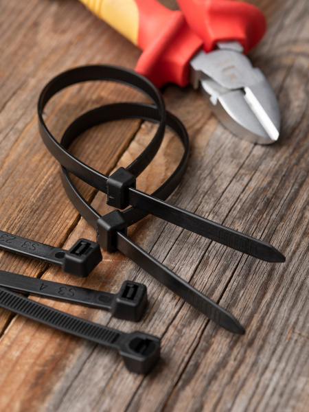 EKF Basic Хомут нейлоновый черный (7,2х150) (100шт.)