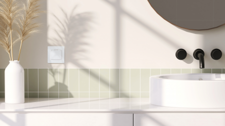 Legrand Etika Белый Розетка 2К+З IP44