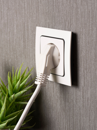 EKF PROxima Стокгольм Белый Розетка б/з, со шторками, 10 А