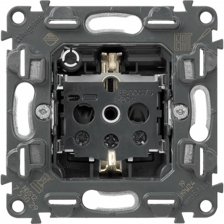 Legrand Valena Мех IN'MATIC Розетка с/з, со шторками, винт.зажим