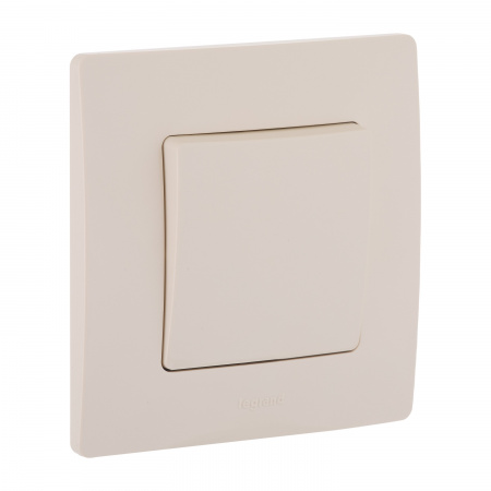 Legrand Etika Слоновая кость Переключатель 1-кл IP44