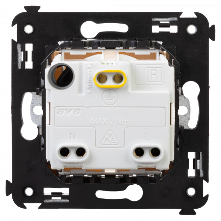 DKC Avanti Белое облако Розетка с крышкой 2P+E