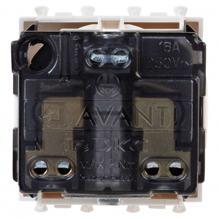 DKC Avanti Белое облако Розетка 2P+E со шторками 2 модуля