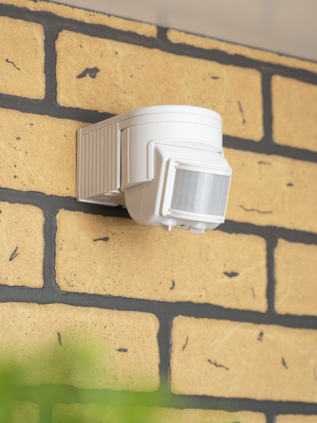 EKF PROxima ИК датчик движения наст. 1200Вт 180гр. до 12м IP44 MS-118B