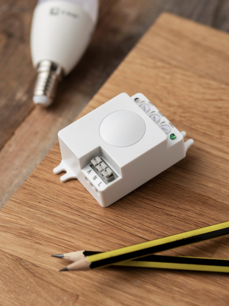 EKF PROxima Микроволновый датчик движения белый 1200Вт 360гр. до 20м IP20 MW-706