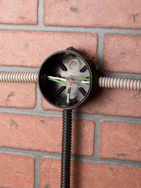 EKF PROxima Коробка распаячная КМР-040-039 с крышкой (85х40) 4 мембр. ввода чёрная IP54