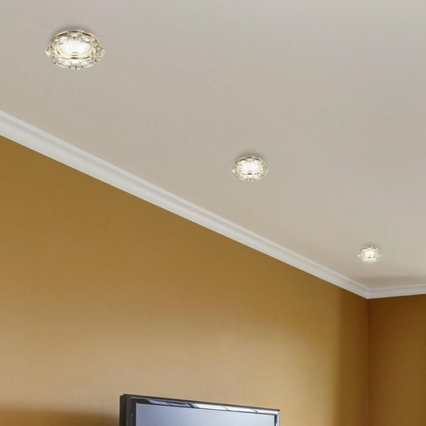 Встраиваемый светильник Novotech Spot Vik 370230