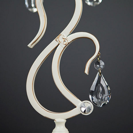 Классическая настольная лампа 12205/1T белый Eurosvet Etna