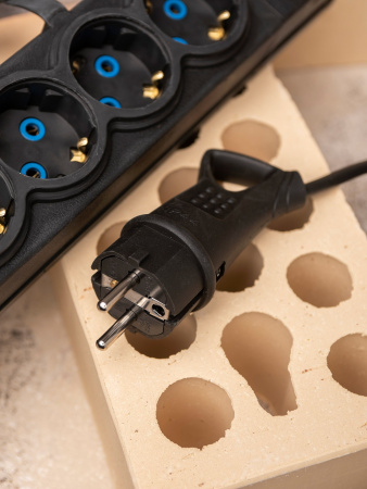 EKF Basic Вилка угловая каучуковая с кольцом 230В 2P+PE 16A IP44