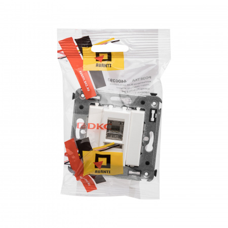 DKC Avanti Белое облако Компьютерная розетка RJ-45 одинарная  категория  6 экранированная