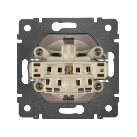 Legrand Valena Бел Розетка 1-ая с/з с крышкой