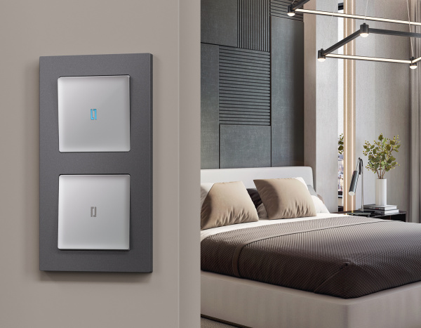 Комплект механизма 1-клавишного проходного выключателя с подсветкой 10000K ALFA MA402040 Серебро глянец QUANT