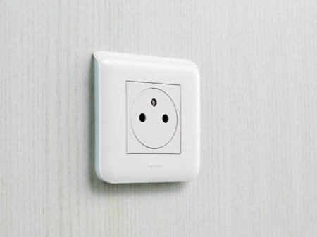 Legrand Mosaic Белая Розетка 2К+З с автоматическими клеммами 2 мод