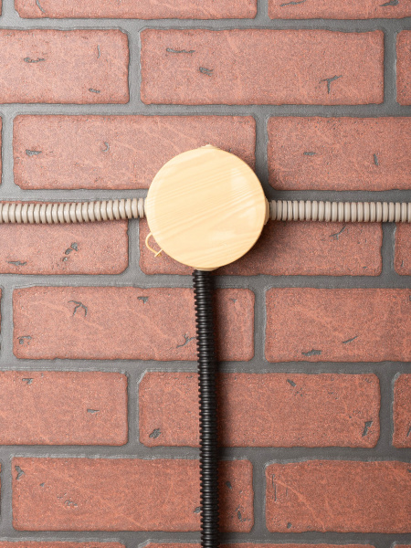 EKF PROxima Коробка распаячная КМР-040-039 с крышкой (85х40) 4 мембранных ввода светлое дерево IP54