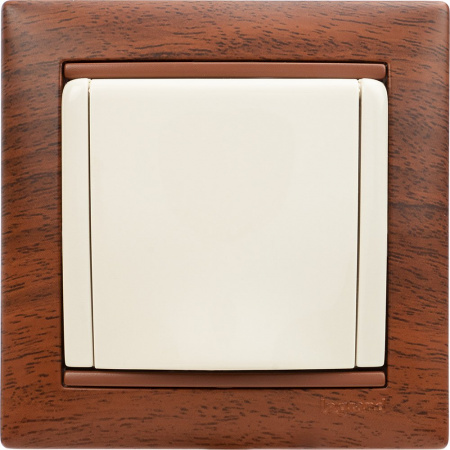 Legrand Valena Крем Розетка 1-ая с/з с крышкой