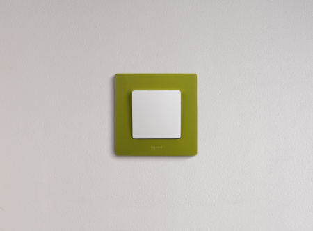 Legrand Etika Белый Выключатель 1-клавишный 10А