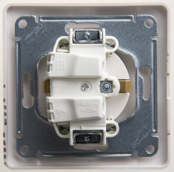 SE Glossa Перламутр Розетка с/з со шторками с крышкой, 16А, IP20 (в сборе)