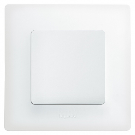 Legrand Etika Белый Переключатель 10А, Винтовые клеммы