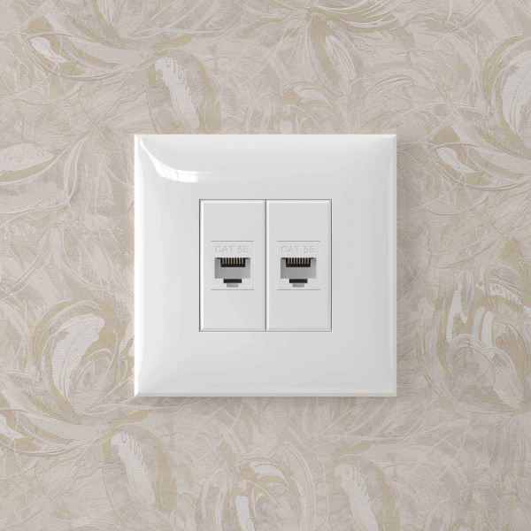 DKC Avanti Компьютерная розетка RJ-45 без шторки в стену, кат.5е двойная, Белое облако