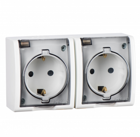 Simon 15 Aqua Белая Розетка 2-ая с/з с крышкой наружная, IP54