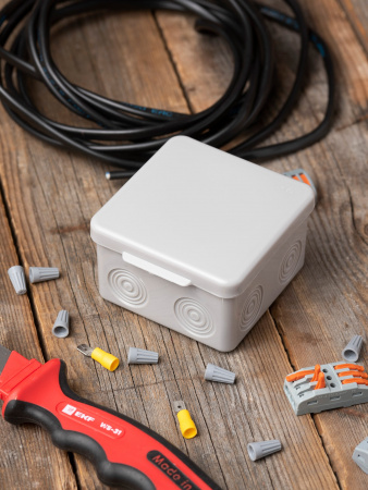 EKF PROxima Коробка распаячная КМР-030-034 пылевлагозащищенная без мембранных вводов (100х100х55)