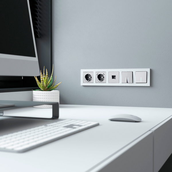 Рамка из поликарбоната на 5 постов Hammer белый W0052401