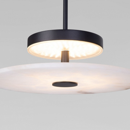 Светодиодный подвесной светильник с мраморным рассеивателем 40342 LED черный Eurosvet Thasos