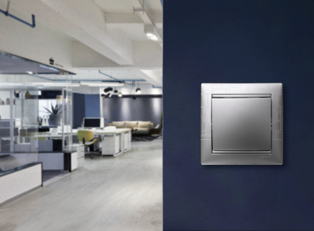 Legrand Valena Алюминий Выключатель 1-клавишный