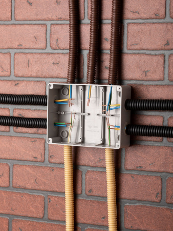 EKF PROxima Коробка распаячная КМР-050-042 пылевлагозащитная, 10 мембранных вводов, уплотнительный шнур (190х140х70)