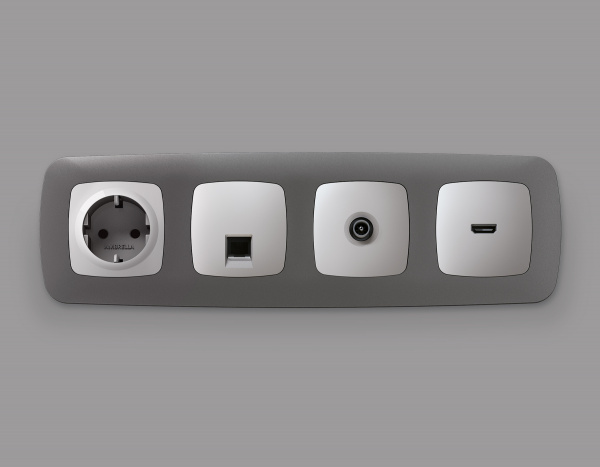 Лицевая панель OMEGA (Серебро глянец) для HDMI розетки QUANT OP4140