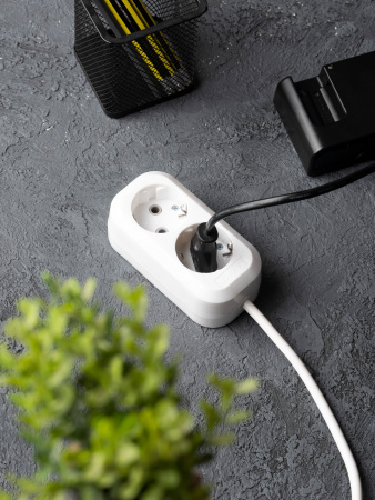 EKF PROxima Удлинитель "Эксперт" 2 гнезда 2 метра 16А/3,5кВт с заземлением ПВС 3х1