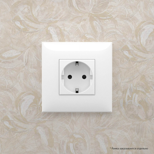 DKC Avanti Белое облако Розетка 2P+E со шторками