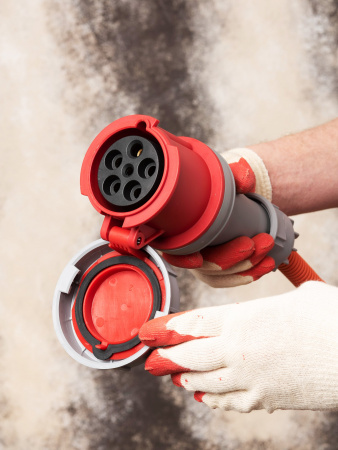 EKF PROxima Розетка переносная 2352 3Р+РЕ+N 63А 380В IP67