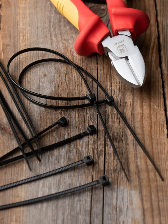 EKF Basic Хомут нейлоновый черный (2,5х250) (100шт.)