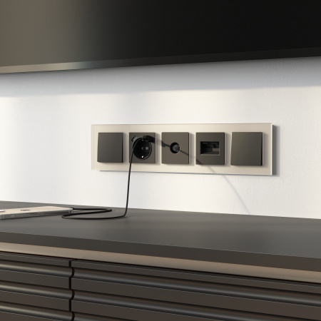 Рамка из стекла на 5 постов Senso шампань soft-touch W0053111