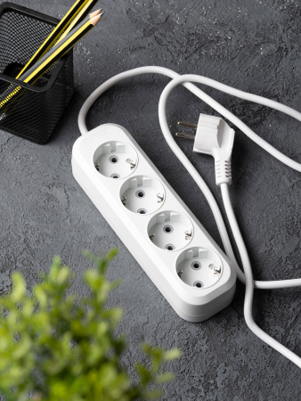 EKF PROxima Удлинитель "Эксперт" 4 гнезда 3 метра 16А/3,5кВт с заземлением ПВС 3х1