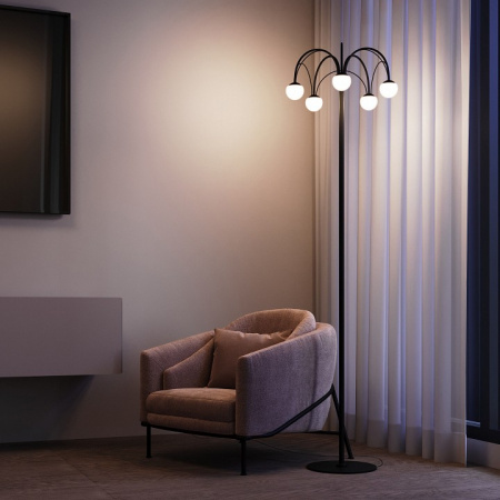 Напольный светодиодный светильник c регулировкой цветовой температуры 90194 черный Eurosvet Ragno