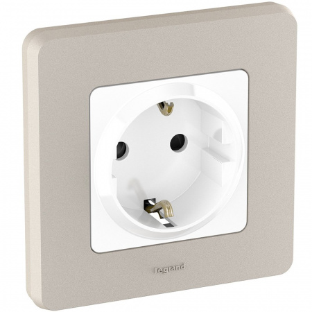 Legrand INSPIRIA Белый Розетка 2К+З со шторками - немецкий стандарт - 16 А - 250 В