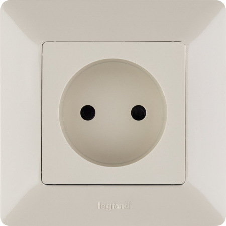 Legrand Valena LIFE DIY Сл.кость Розетка б/з, со шторками, безвинт зажим