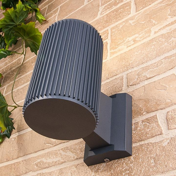 Уличный настенный светильник Strict IP54 1404 TECHNO серый Elektrostandard Strict a032625