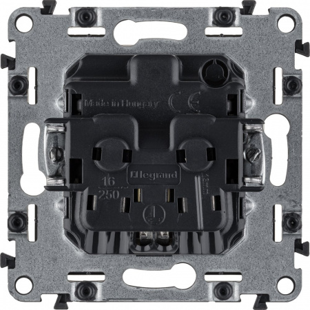 Legrand Valena LIFE DIY Сл.кость Розетка 1-ая с/з с защитными шторками, безвинт.зажим