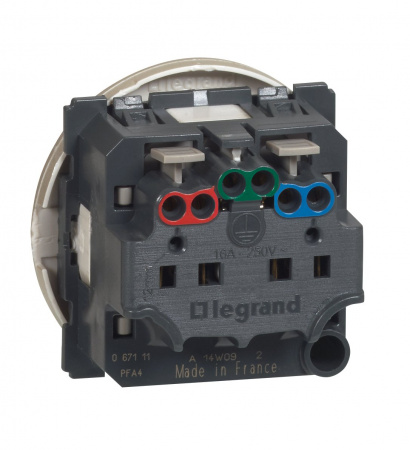 Legrand Celiane Мех Розетка с/з с защитными шторками, безвинт зажим 2 мод (франц. стандарт)