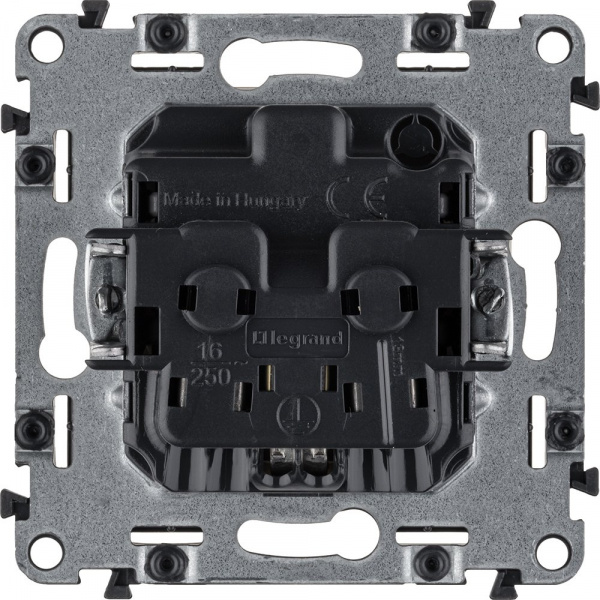 Legrand Valena LIFE DIY Сл.кость Розетка 1-ая с/з с защитными шторками, безвинт.зажим