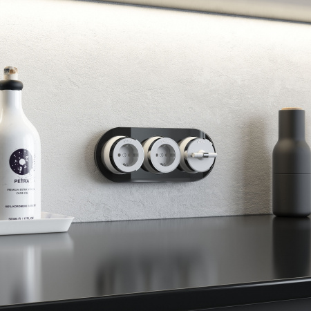 Рамка из стекла на 3 поста черный W0035108