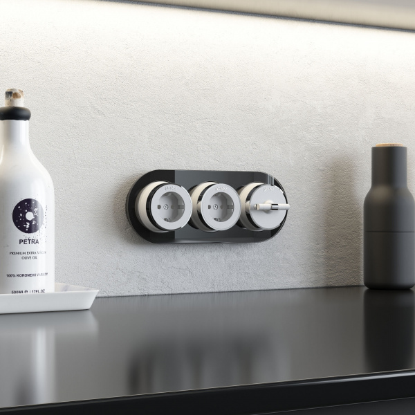 Рамка из стекла на 3 поста черный W0035108