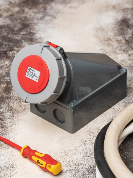 EKF PROxima Розетка стационарная наружная 1342 3Р+РЕ 63А 380В IP67