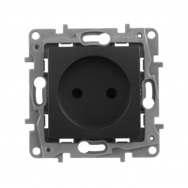 Legrand Etika Антрацит Розетка б/з со шторками, винт. клем.