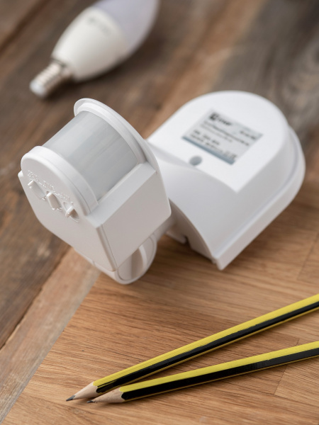 EKF PROxima ИК датчик движения наст. 1200Вт 180гр. до 12м IP44 MS-16C