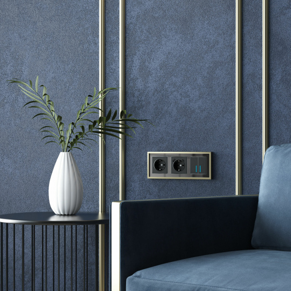 Рамка из металла на 3 поста Baguette черный/латунь W0032852